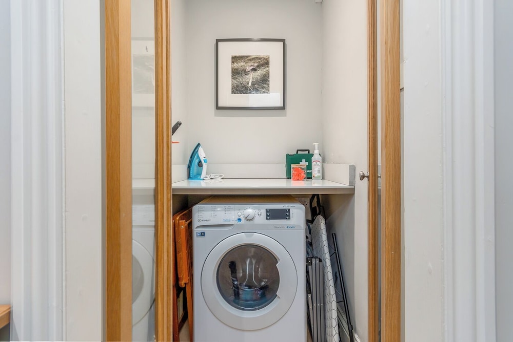 Elegant Townhouse&Basement in Leamington