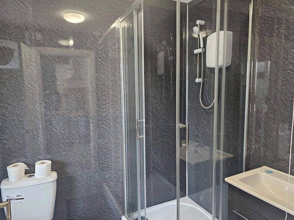 Charming and Compact Studio in Bridgend