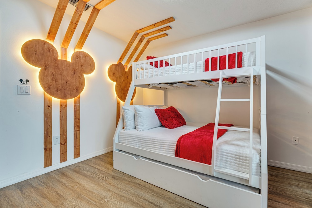 9 Mi to Disney: Themed Rooms & Private Pool!