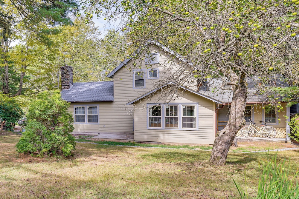 Ski, Swim, Relax: Old-fashioned Poconos Getaway