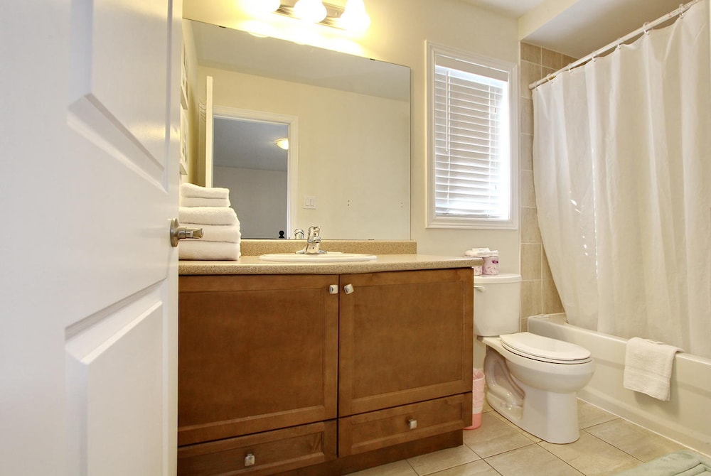 Executive Suite at Brampton House