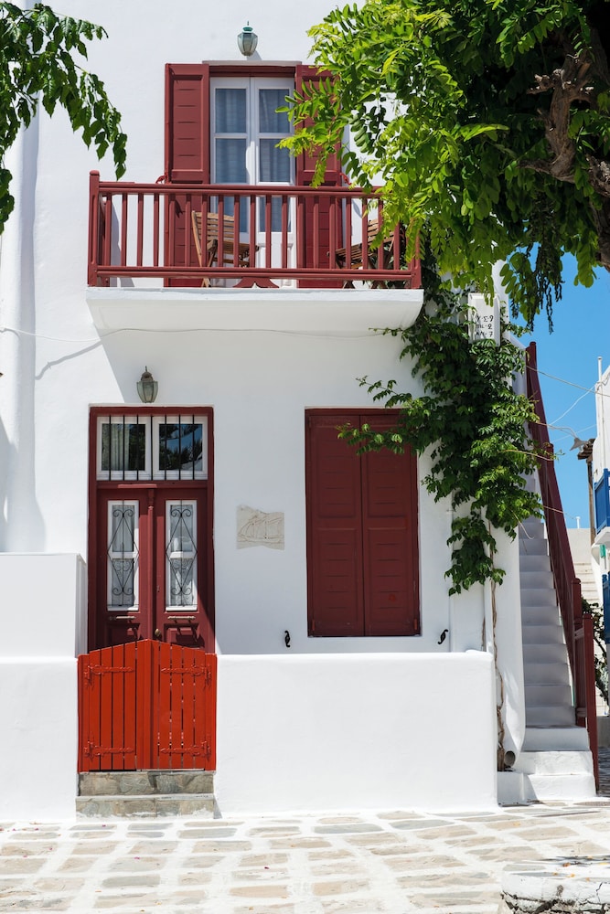 Alana Mykonos