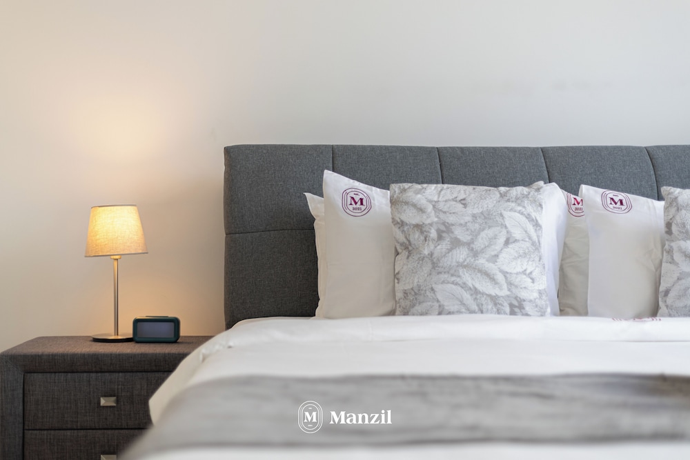 Manzil - 1BR Urban Living near Downtown