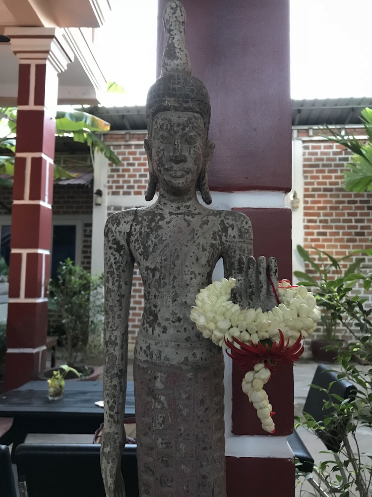 Golden Ganesha Villa - Hostel