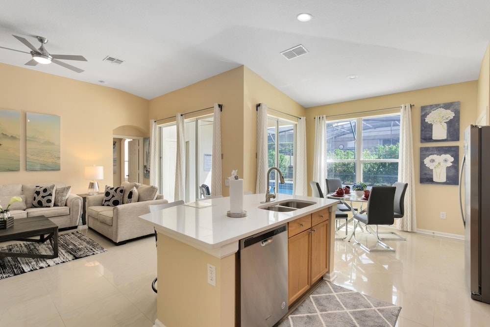 Amazing Disney Dream Getaway in Windsor Palms