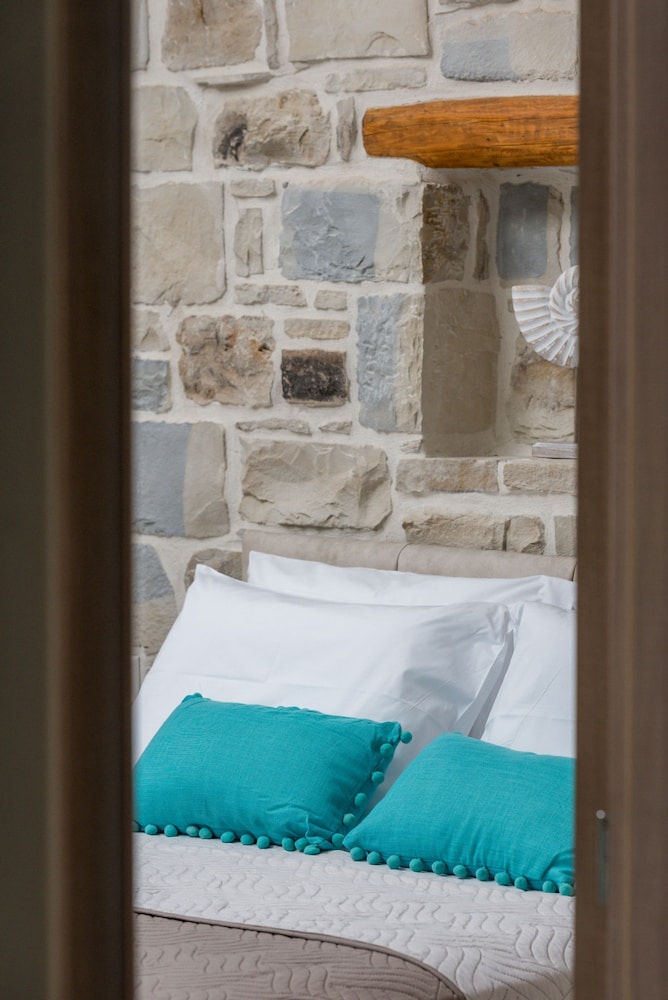 Elmara Luxury Villa 3 - Next to the Beach