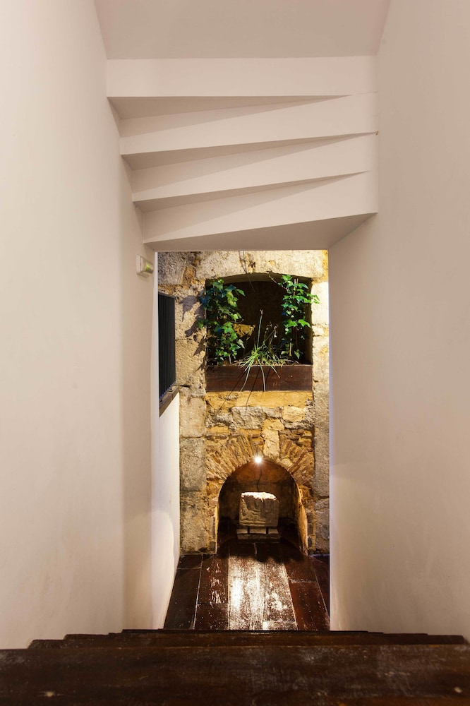 The Old Stables Chiado Apartments