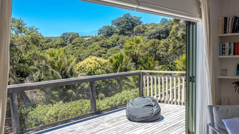 Onetangi Seaview Residence