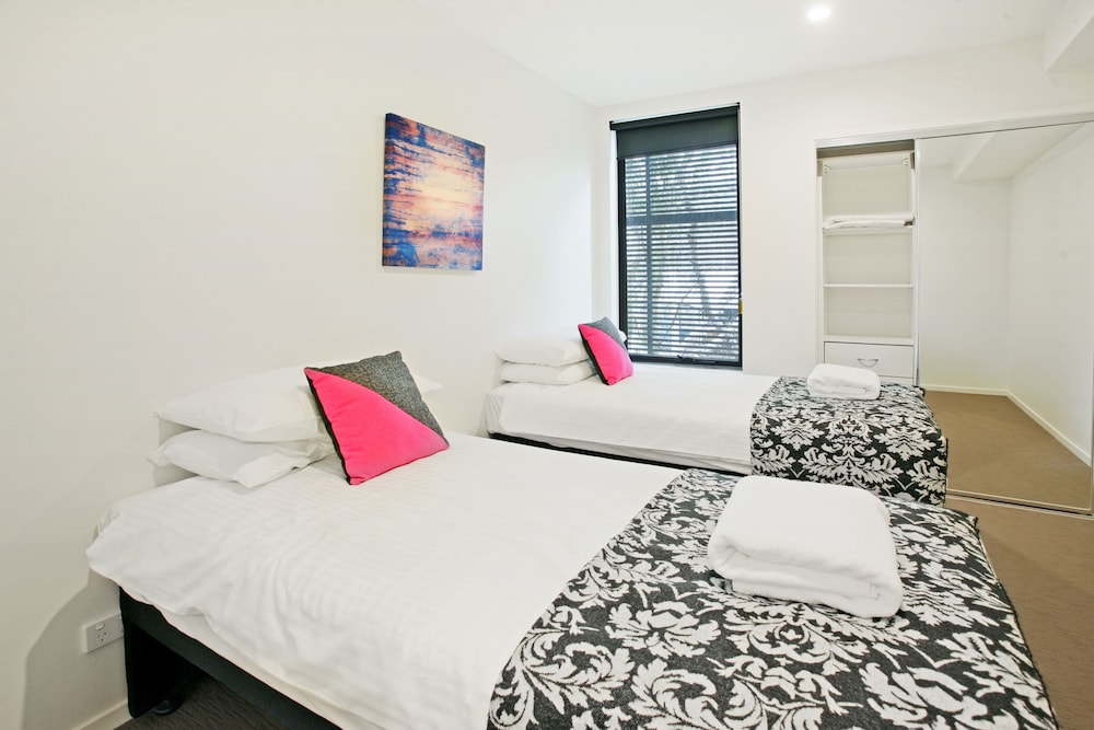 Back of the Block Bulimba view 2