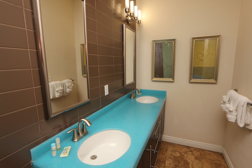 Beach Club at Siesta Key by RVA - Property Image 1