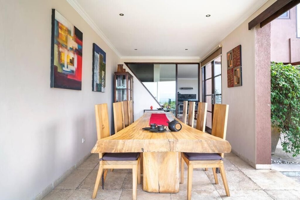 Aomi Villa