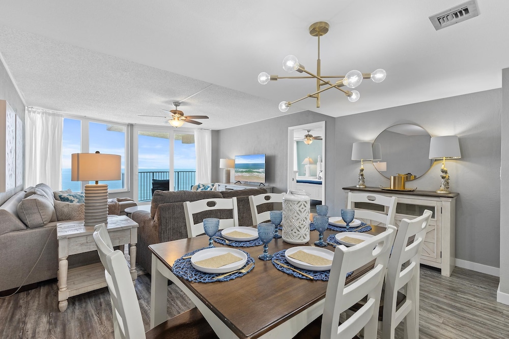 The Shores Club 1105