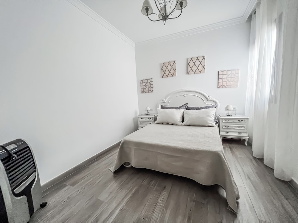 Cd-1382 Two Bedroom Apartment With Terrace