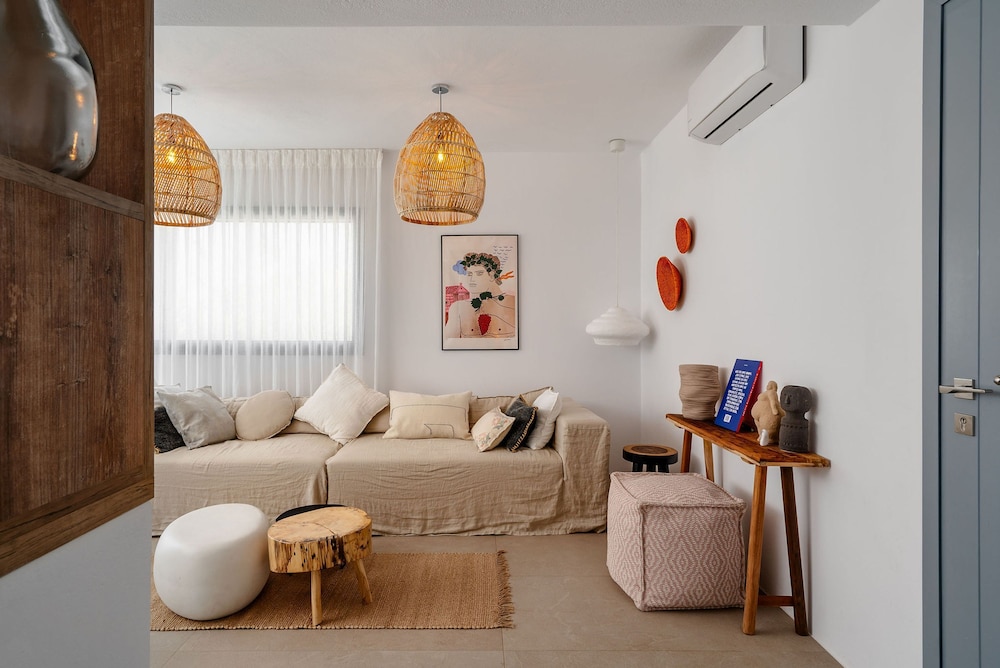 Villa Ama Plaka With 3 Bedrooms and 3 Bathrooms
