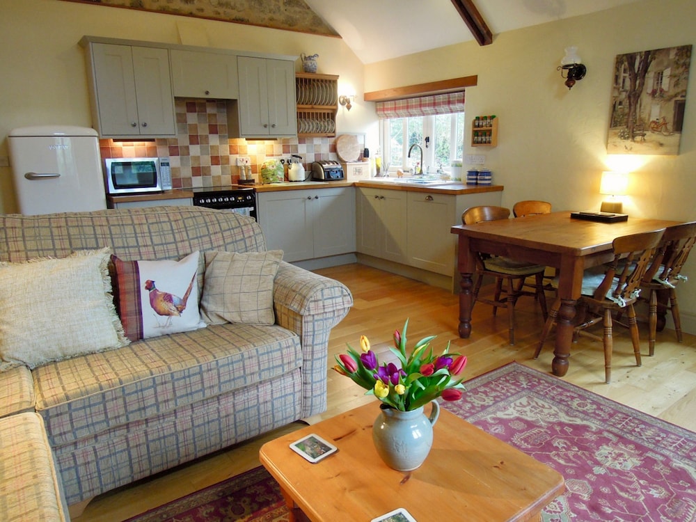 The Cider Barn With 2 Bedrooms and 1 Bathrooms