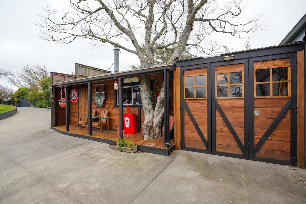 Kiwi Retreat By Aotearoa Escapes