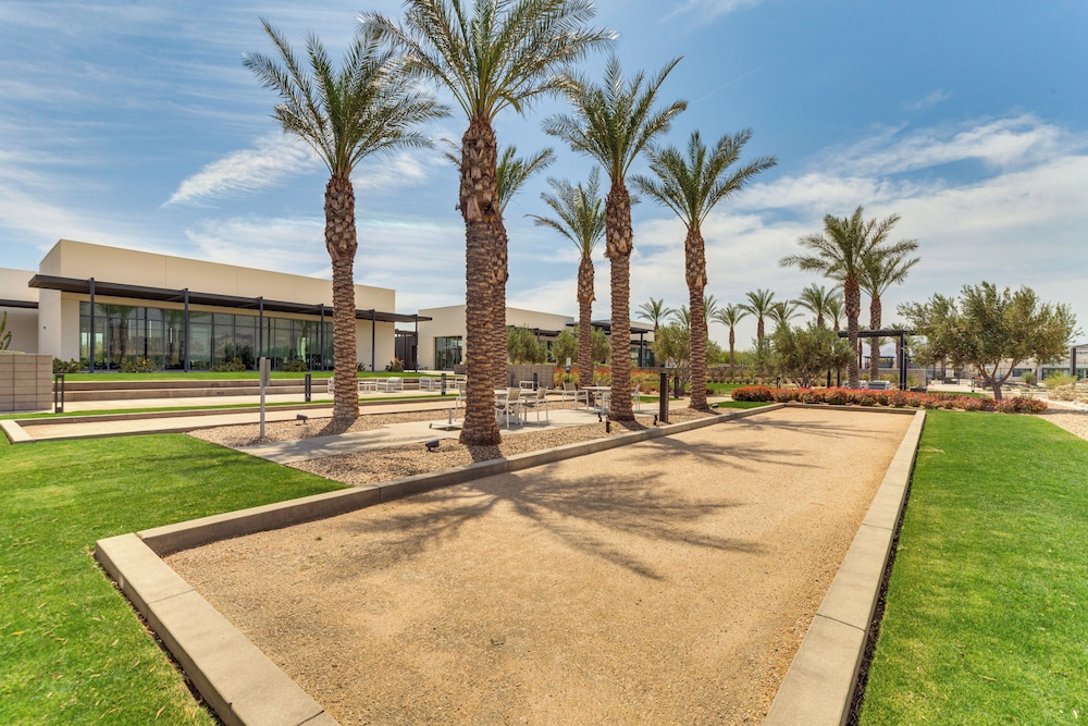 Desert Oasis in Palm Springs w/ Resort-style Perks