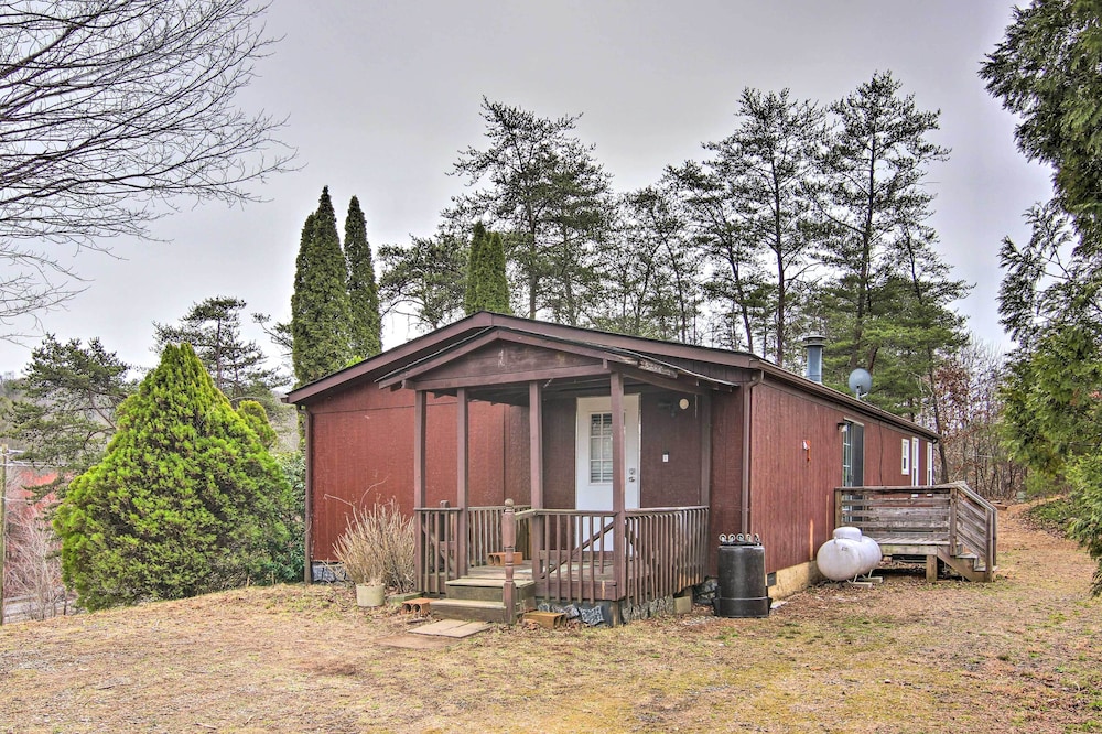 Cozy Asheville Cottage w/ Grill & Fire Pit! view 5