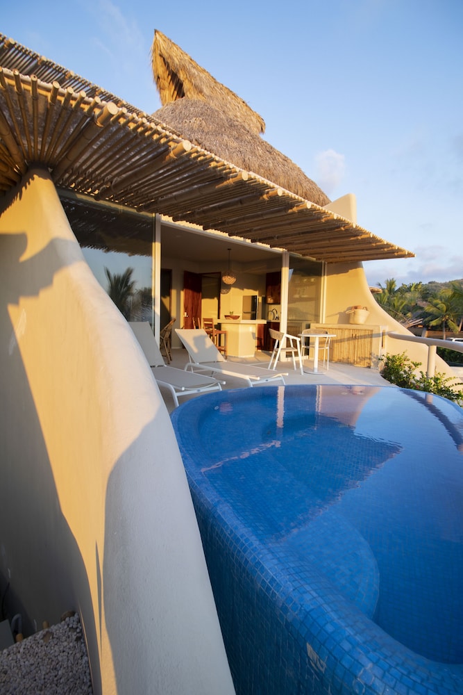 Punta Majahua Condos