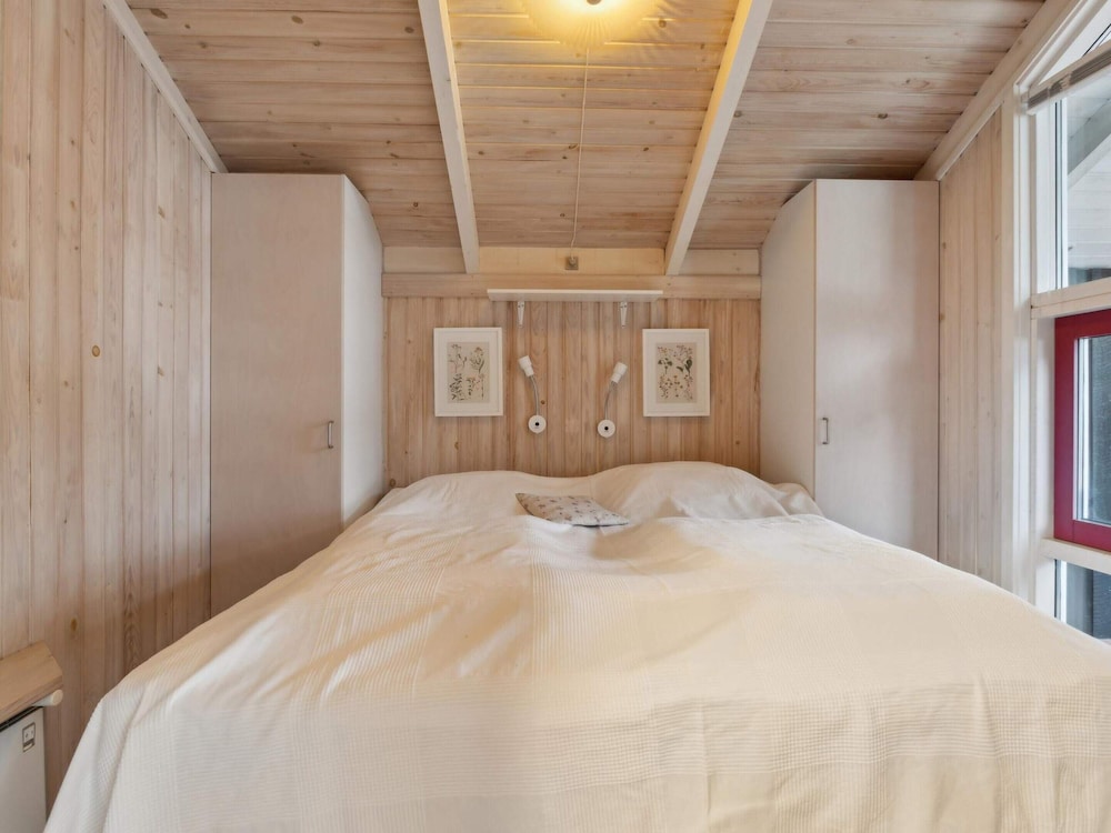 5 Star Holiday Home in Hals