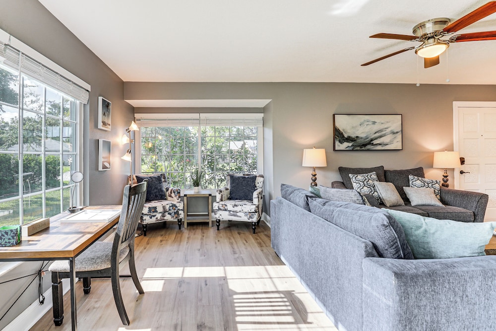 Palm Coast Escape w/ Outdoor Oasis: 6 Mi to Shore!