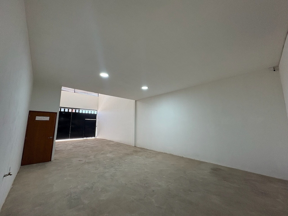 Periférico Bodega con Departamento B