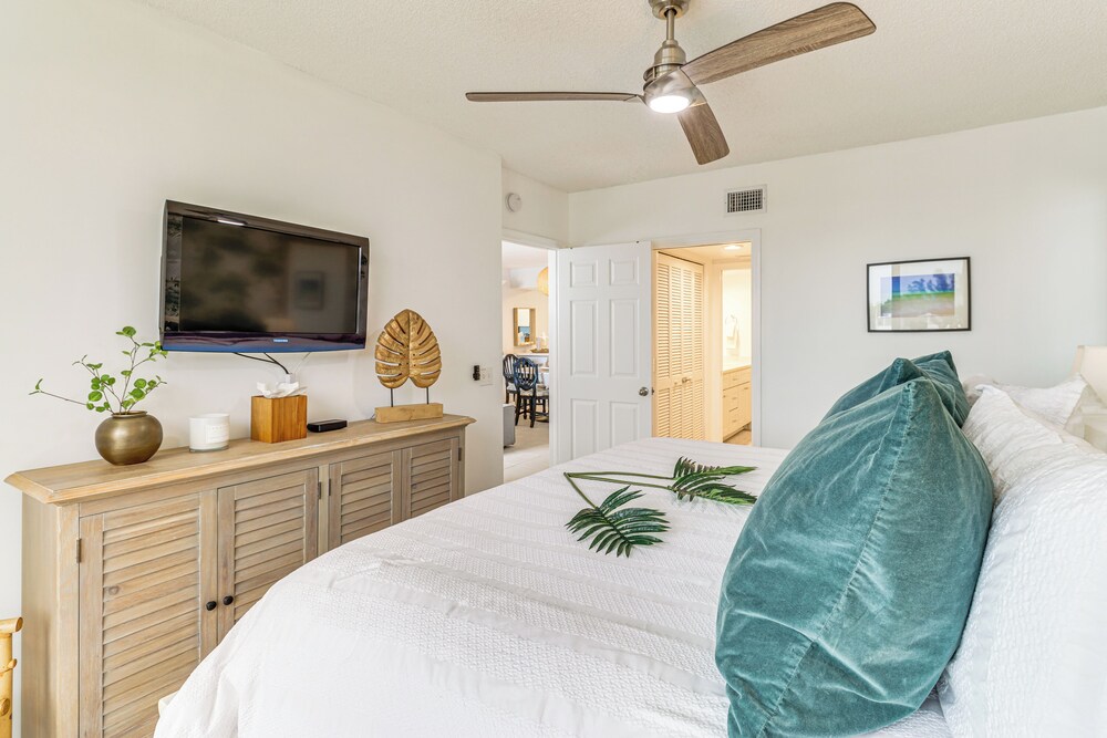 Pool & Beach Access: Vero Beach Condo!