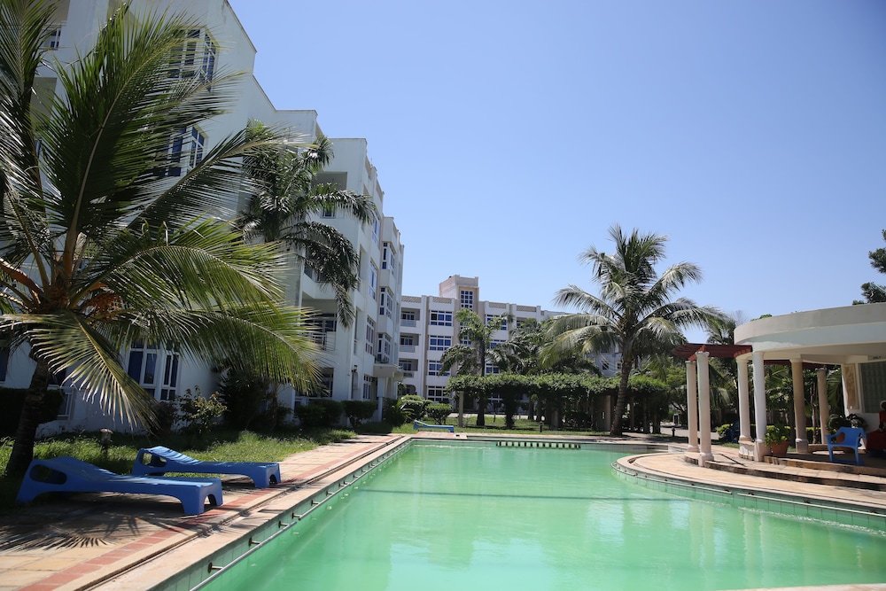 Almasi Oceanfront Apartment view 5