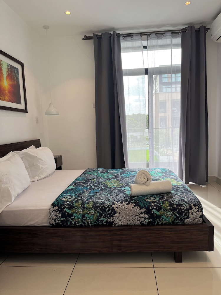 Easy Stay at Embassy Gardens Apartment