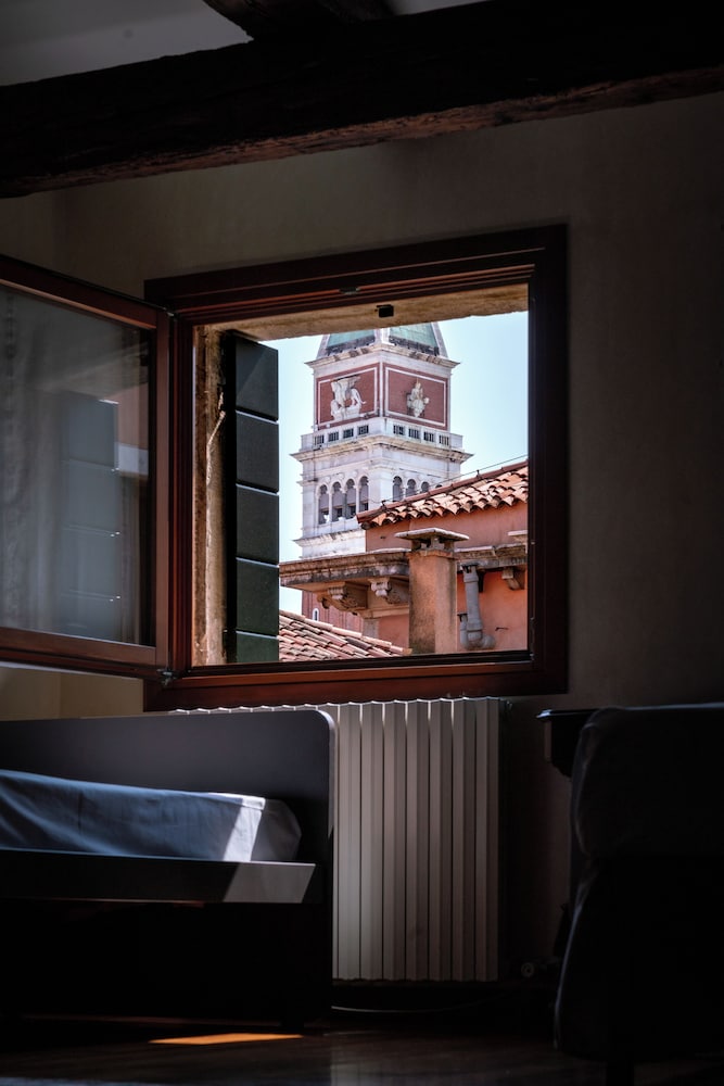 Palazzo San Luca