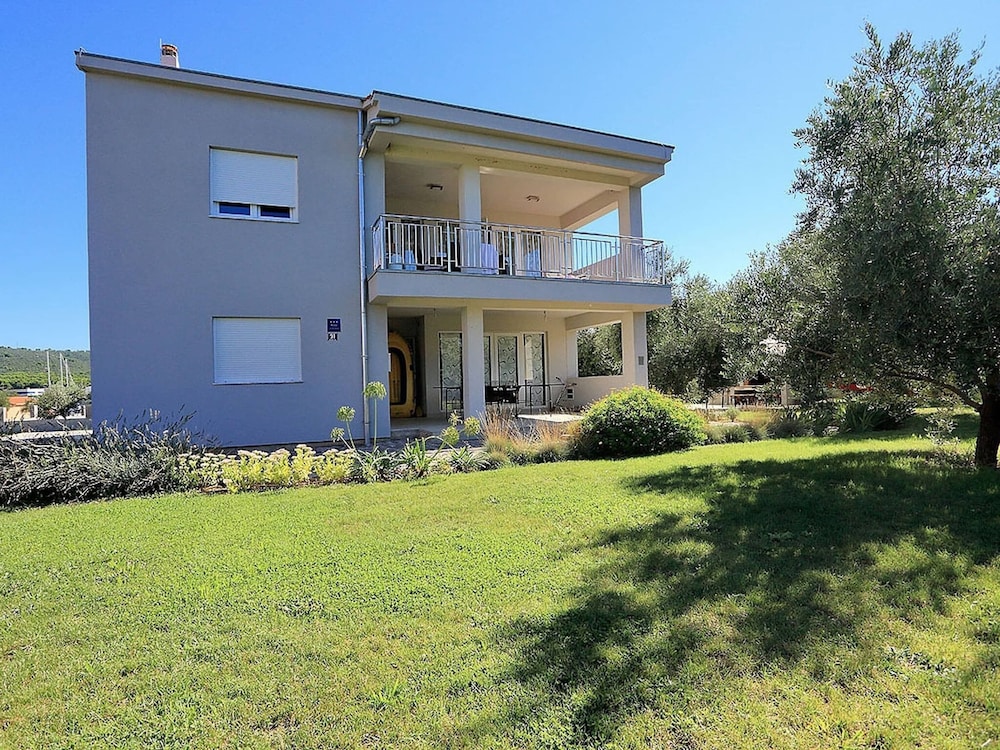 Tranquil Apartment in Bibinje With Garden view 2