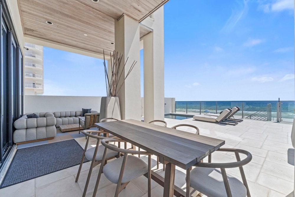 Casa Playa at Eleanor Beach