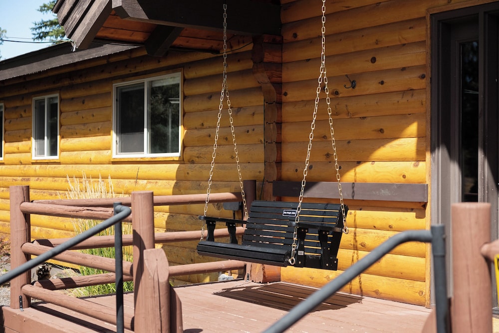High-end Cabin 3BR 30min to Hoodoo Ski