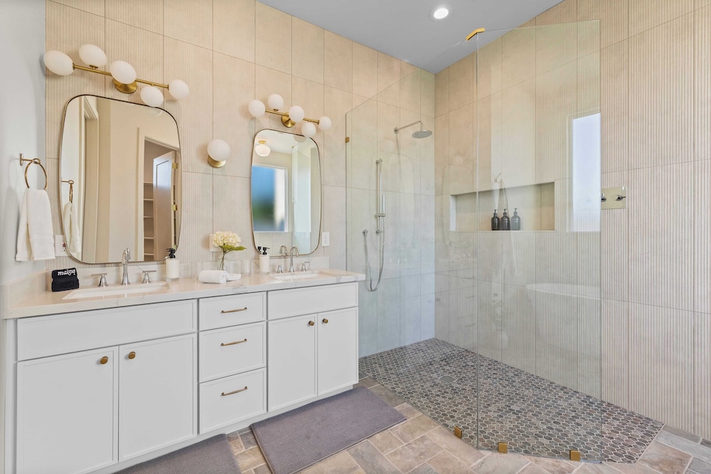 El Dorado by Avantstay Luxe 4BR w/ Pool, Putting Green, Fireplace Near Kierland