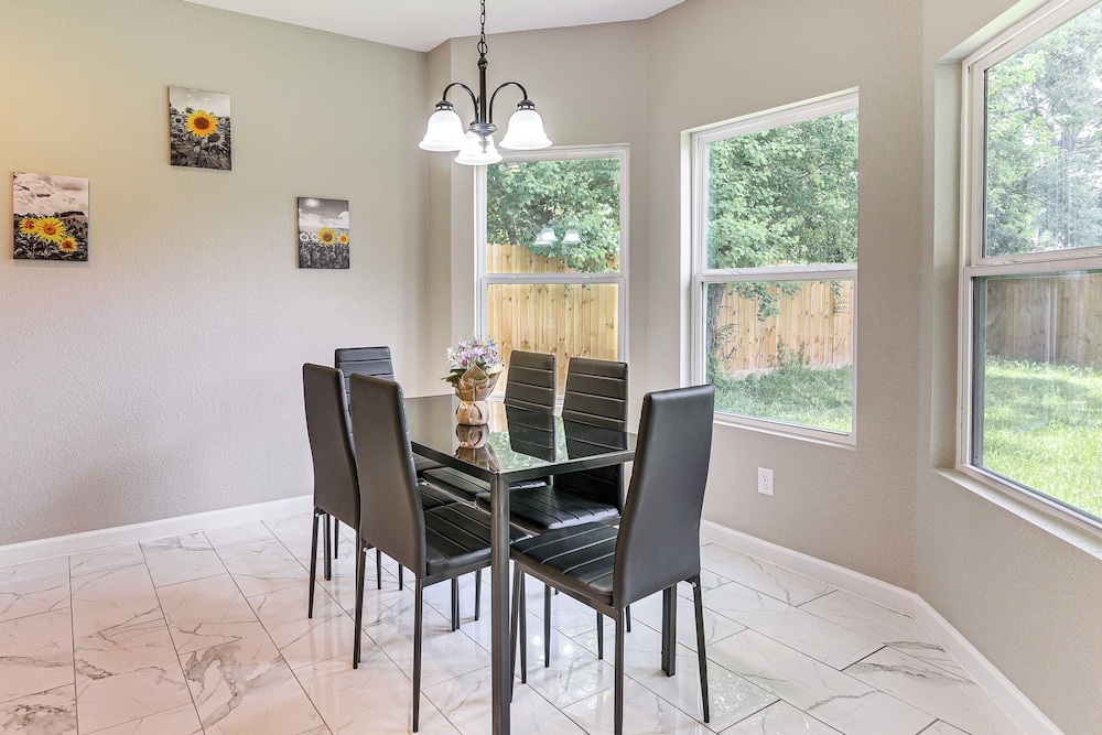 11 Mi to Dtwn Houston: Family Home w/ Yard