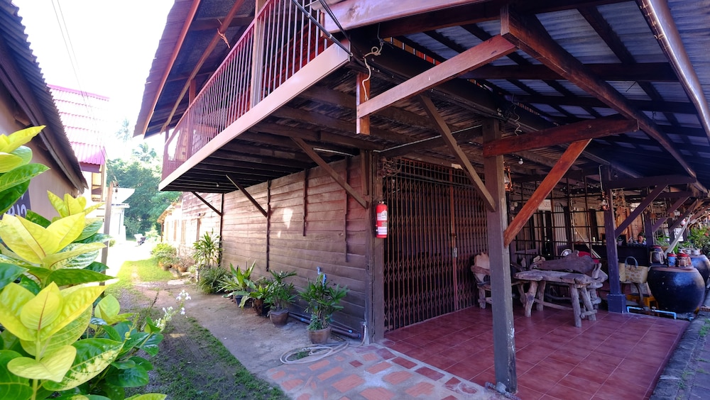Copa Lanta Guesthouse