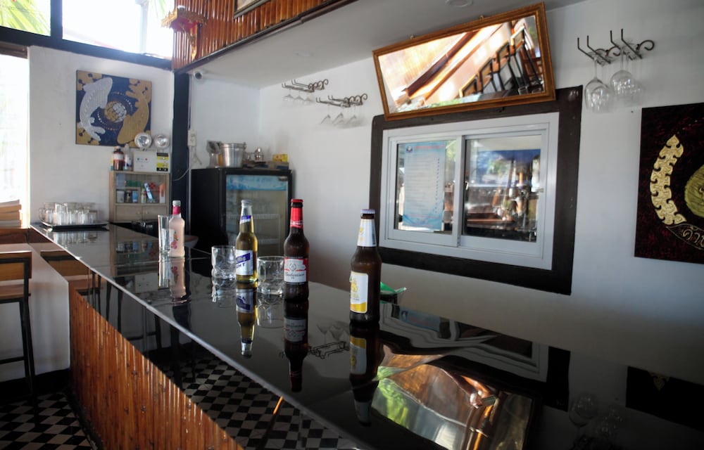 Food & Beverage