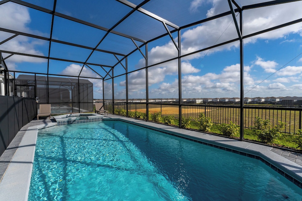 Amazing 8BR Villa by Disney Pool Theater