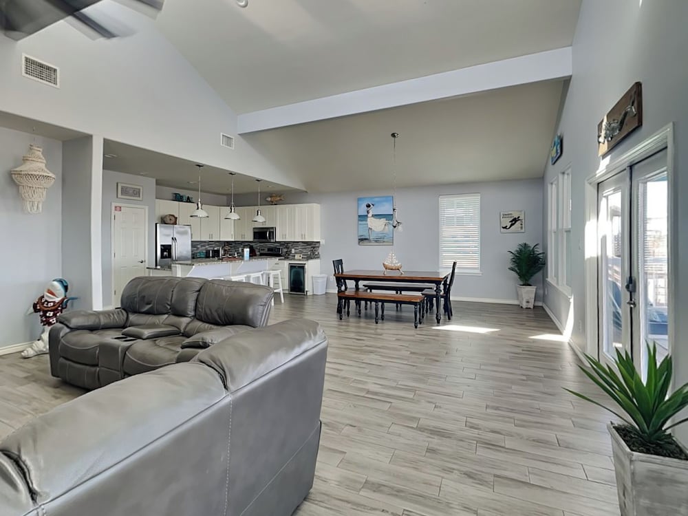 La Sirena by Silver Sands Vacation Rentals
