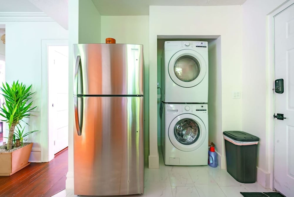 Prime Location Top Rated Clean Parking Free
