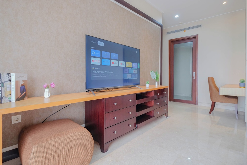 Elegant Earth Tone 3Br At Ciputra World 1 Apartment