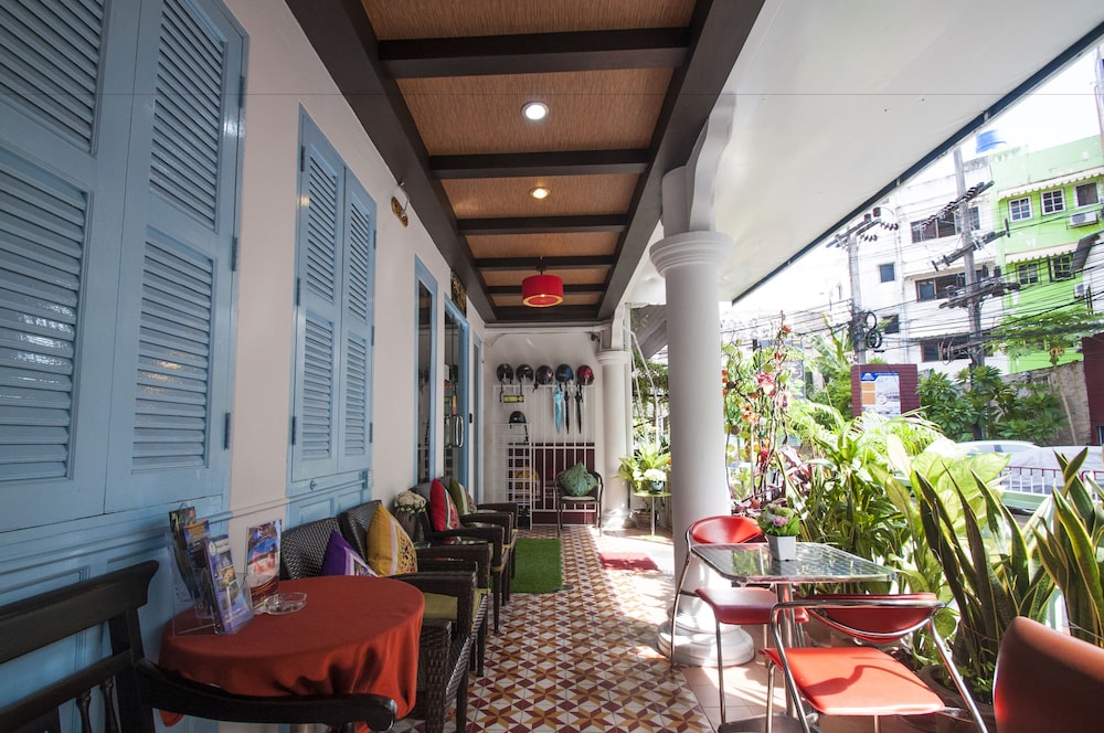 Patong Sino House