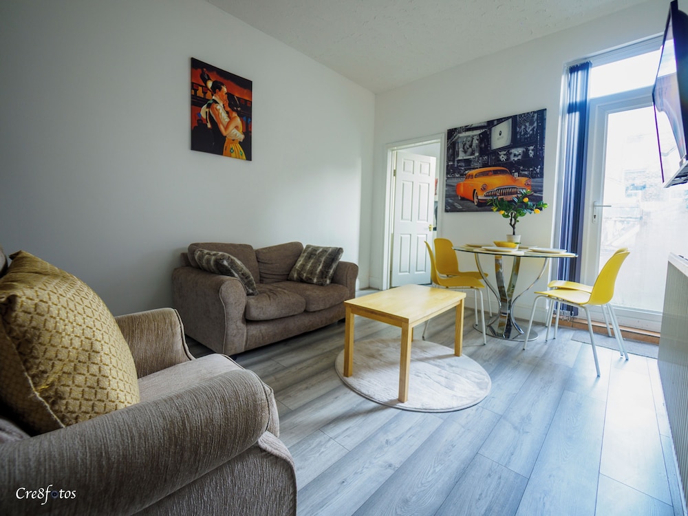 Couldon Lodge Family Room 3