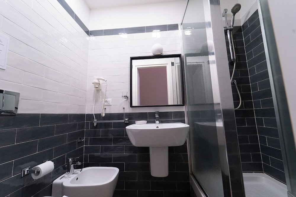 GREROS H. ROOMS NAPOLI CENTRO by ClaPa Group Dislocated Hospitality