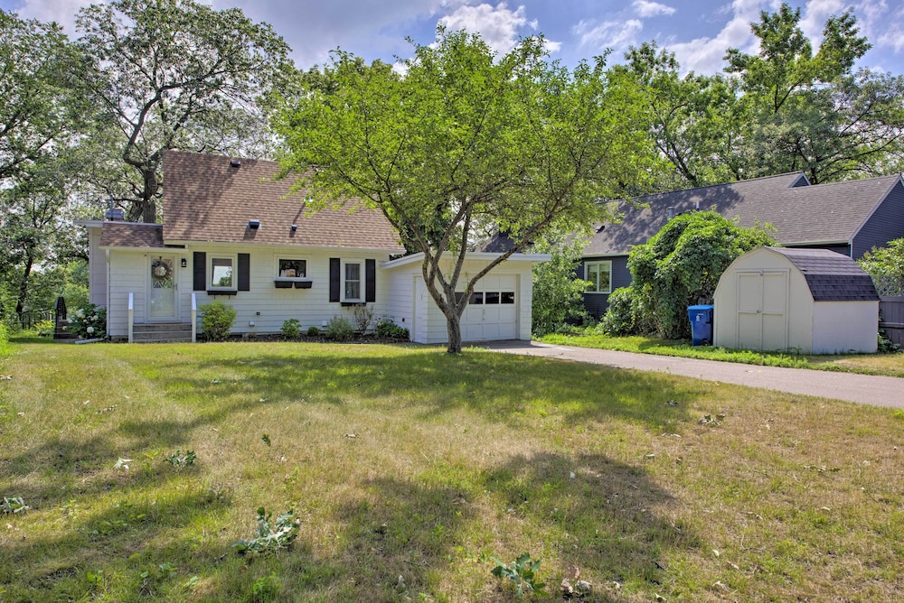 Minneapolis / St Paul Vacations - Cozy Plymouth Cottage w/ Medicine Lake View! - Property Image 1