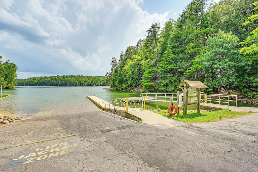 Pet-friendly Philpott Lake Cabin: Hiking & Boating