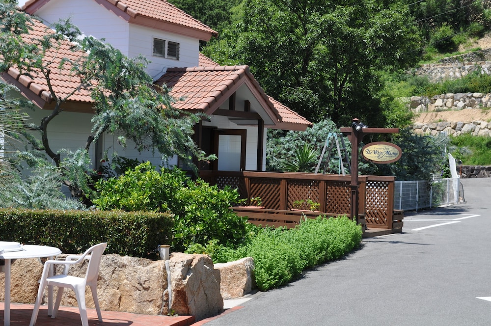 Country Inn The White Marine