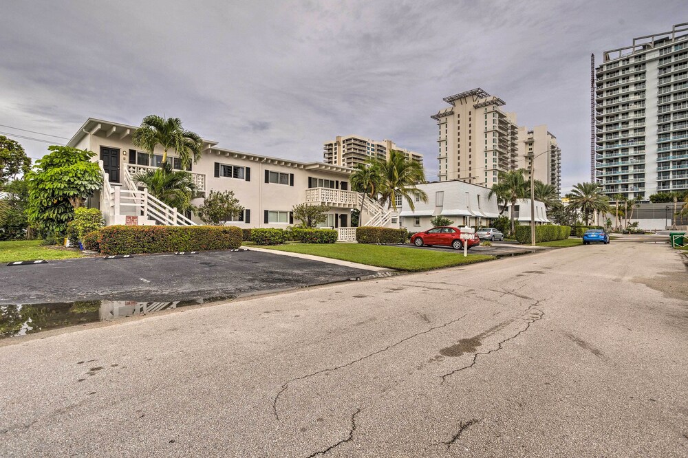 Cozy West Palm Beach Condo: 1 Block to Shore! view 5