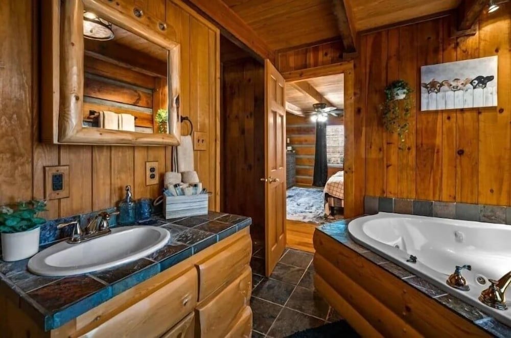 Hidden Acres Lodge 3 Bedroom Cabin
