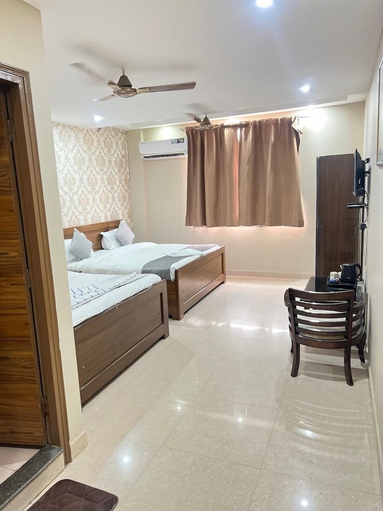 Paradise Inn